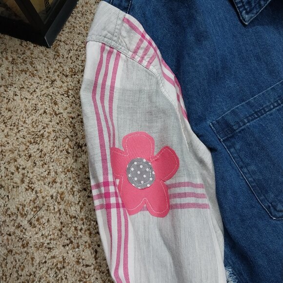 3654 Size Large Easel Upcycled Jean Shacket In Pink and Grey. NWT. - Picture 5 of 7